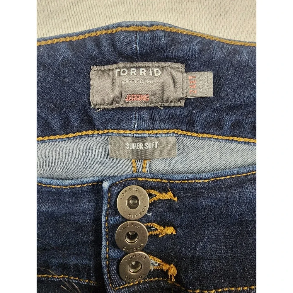 Torrid Super Soft Jegging Dark Wash Triple Button Skinny Jeans 24XT 14873502 - Picture 6 of 9